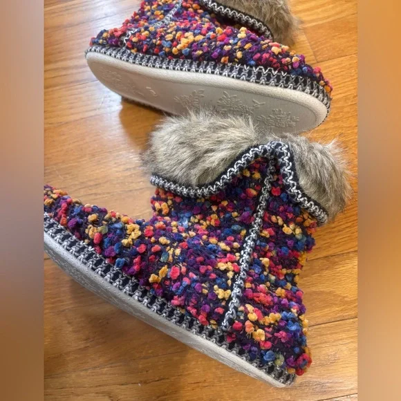 Isaac Mizrahi Slippers Multicolor Faux Fur lined Large - Picture 1 of 7